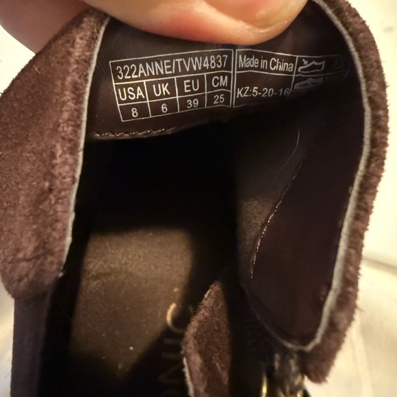 Vionic Women's Brown Suede Ankle Boots - Picture 6 of 6